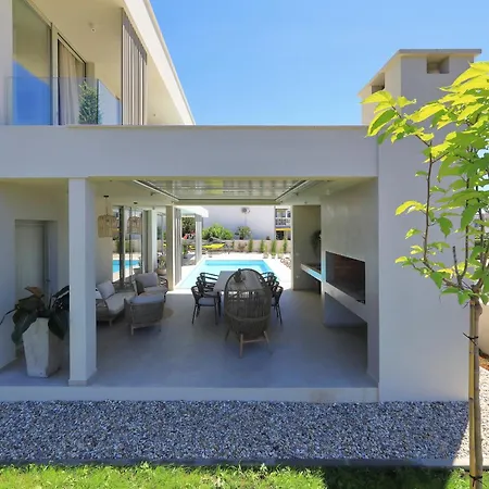 Villa Luxury La Casa With Heated Pool And Sauna Bibinje