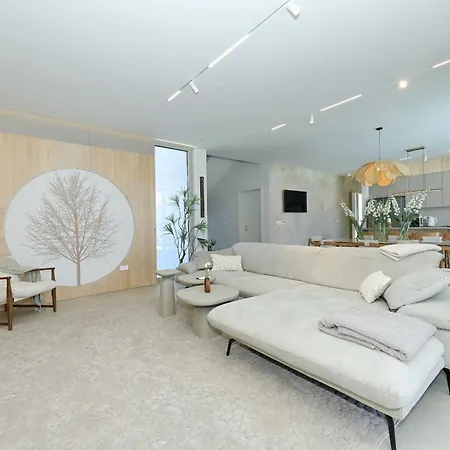 Luxury La Casa With Heated Pool And Sauna Bibinje