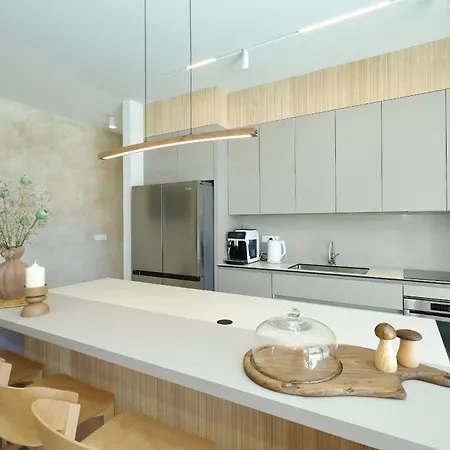 Luxury La Casa With Heated Pool And Sauna Villa *