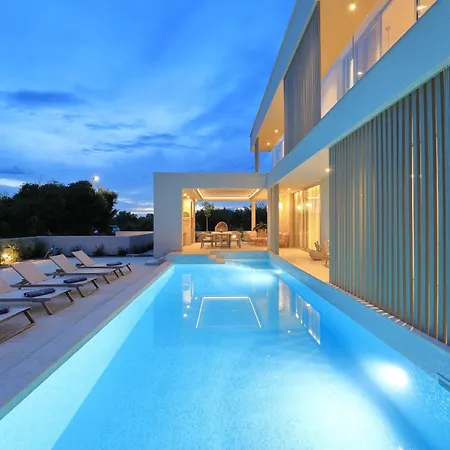 Villa Luxury La Casa With Heated Pool And Sauna Bibinje