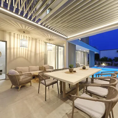 Luxury La Casa With Heated Pool And Sauna Bibinje