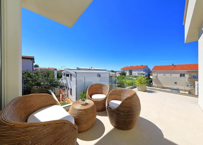 Luxury La Casa With Heated Pool And Sauna Villa