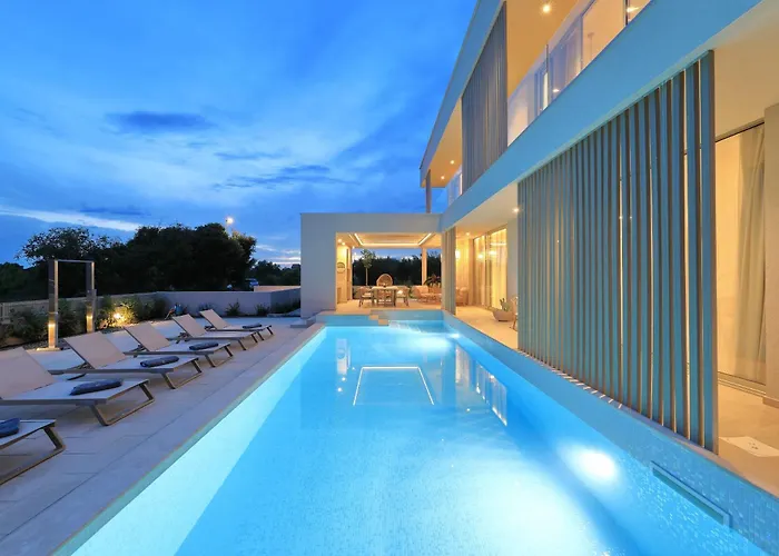 Villa Luxury La Casa With Heated Pool And Sauna Bibinje