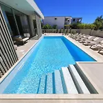 فيلة Luxury La Casa With Heated Pool And Sauna بيبينيا