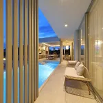 Luxury La Casa With Heated Pool And Sauna فيلة