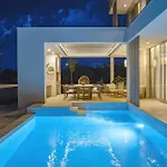 Luxury La Casa With Heated Pool And Sauna * بيبينيا
