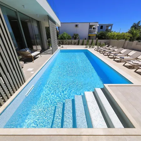Villa Luxury La Casa With Heated Pool And Sauna Bibinje