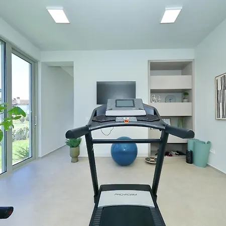 Luxury La Casa With Heated Pool And Sauna Bibinje