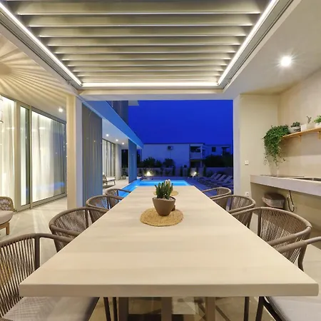 Villa Luxury La Casa With Heated Pool And Sauna