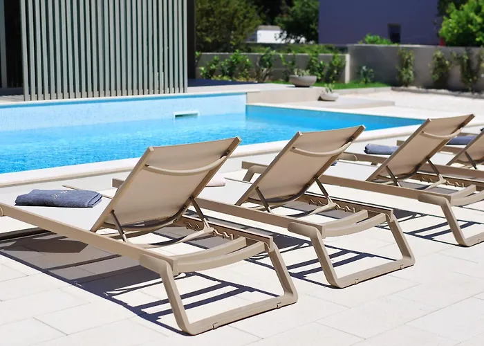 ヴィラ Luxury La Casa With Heated Pool And Sauna ビビニェ