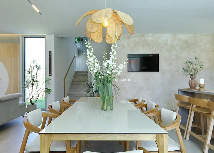 ヴィラ Luxury La Casa With Heated Pool And Sauna