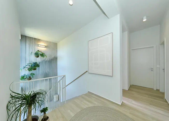 Luxury La Casa With Heated Pool And Sauna ビビニェ