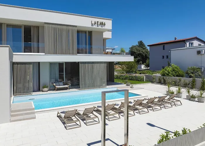 Luxury La Casa With Heated Pool And Sauna ビビニェ