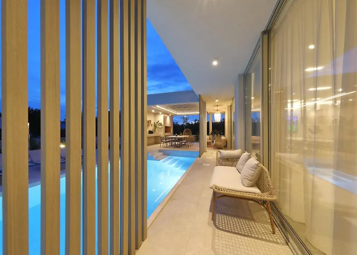 Luxury La Casa With Heated Pool And Sauna ヴィラ