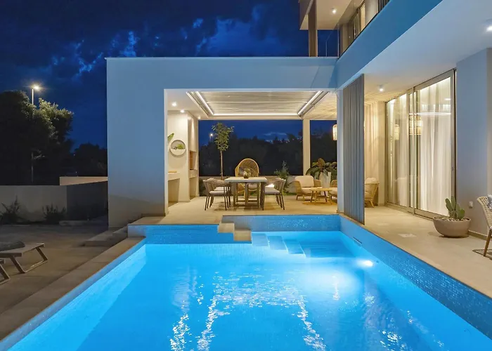 Luxury La Casa With Heated Pool And Sauna * ビビニェ