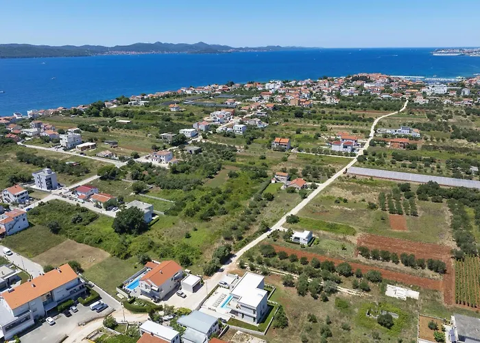 Villa Luxury La Casa With Heated Pool And Sauna Bibinje